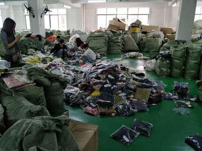 品牌女裝折扣店 是舊衣服的新出路，還是服裝批發的時尚密碼？